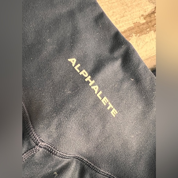 Alphalete Sports Bra and Leggings - Picture 4 of 9